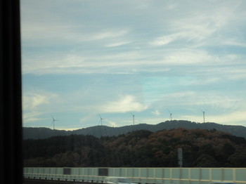 帰路・風力発電塔１.JPG